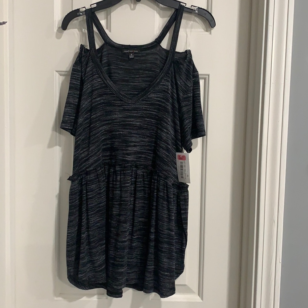 Nwt cold shoulder baby doll top size medium